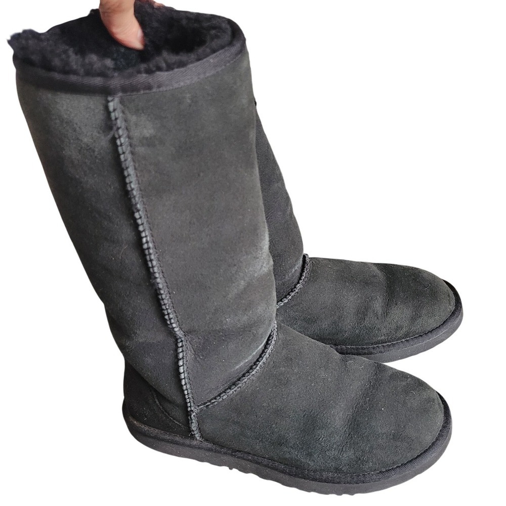 UGG Australia Classic Tall Black Sheepskin Shearling Boots Womens 7 Winter Suede